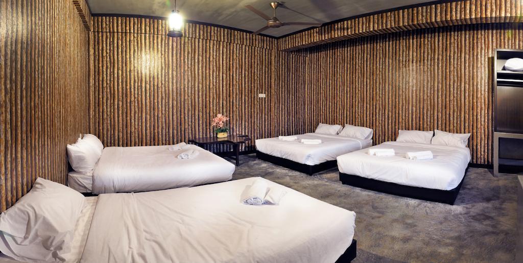 Hs Farm Waterpark Muar Room photo