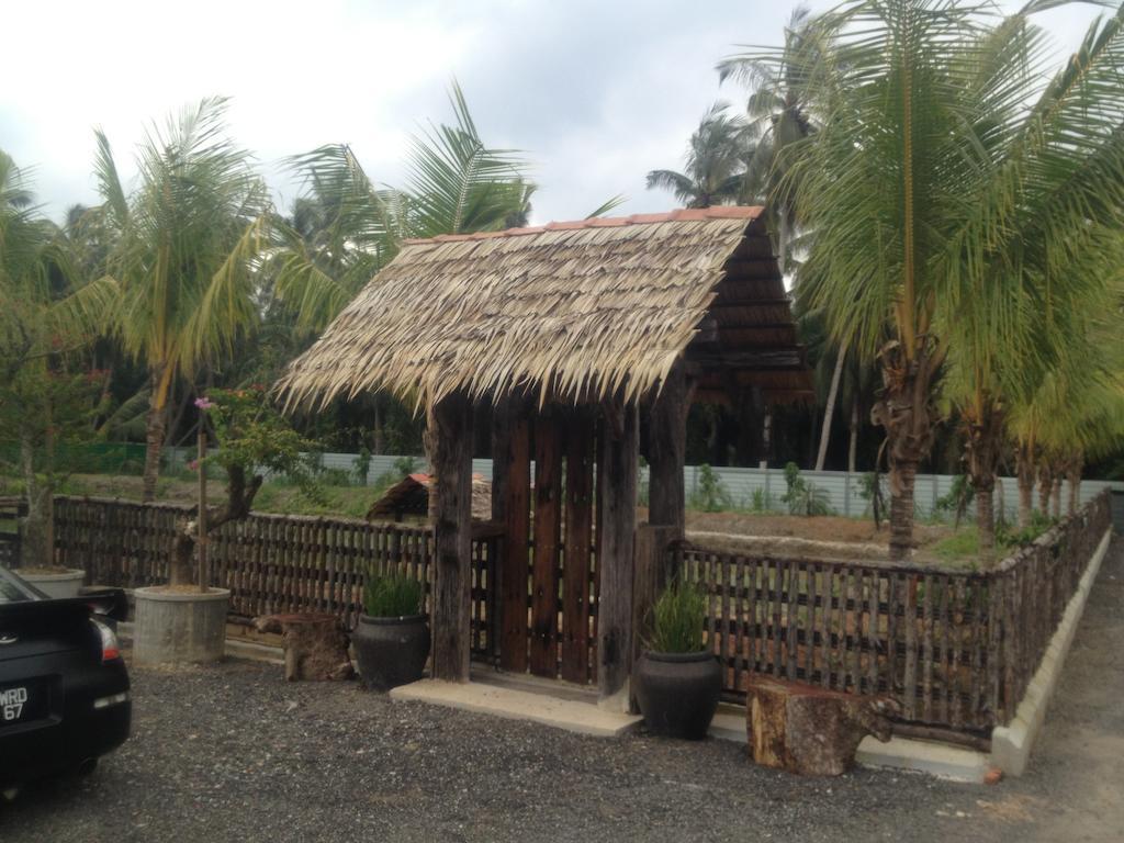 Hs Farm Waterpark Muar Exterior photo