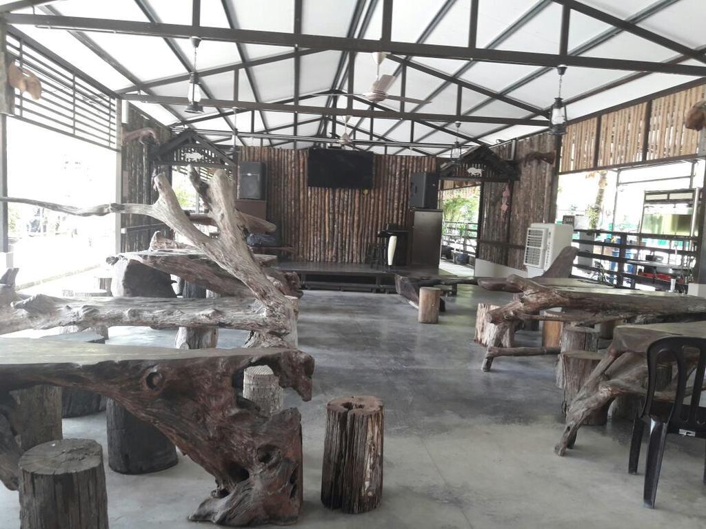 Hs Farm Waterpark Muar Exterior photo