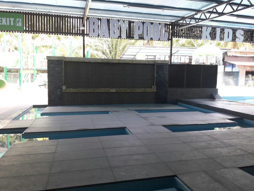 Hs Farm Waterpark Muar Exterior photo