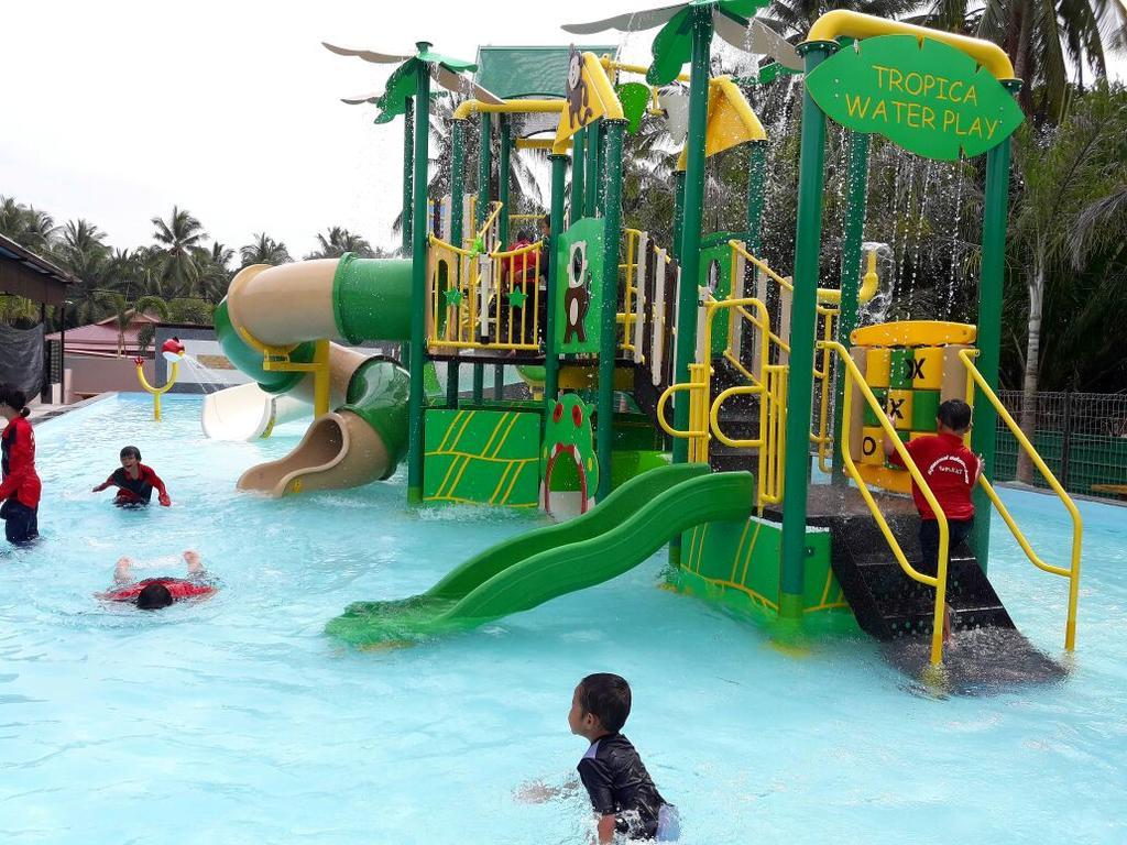 Hs Farm Waterpark Muar Exterior photo